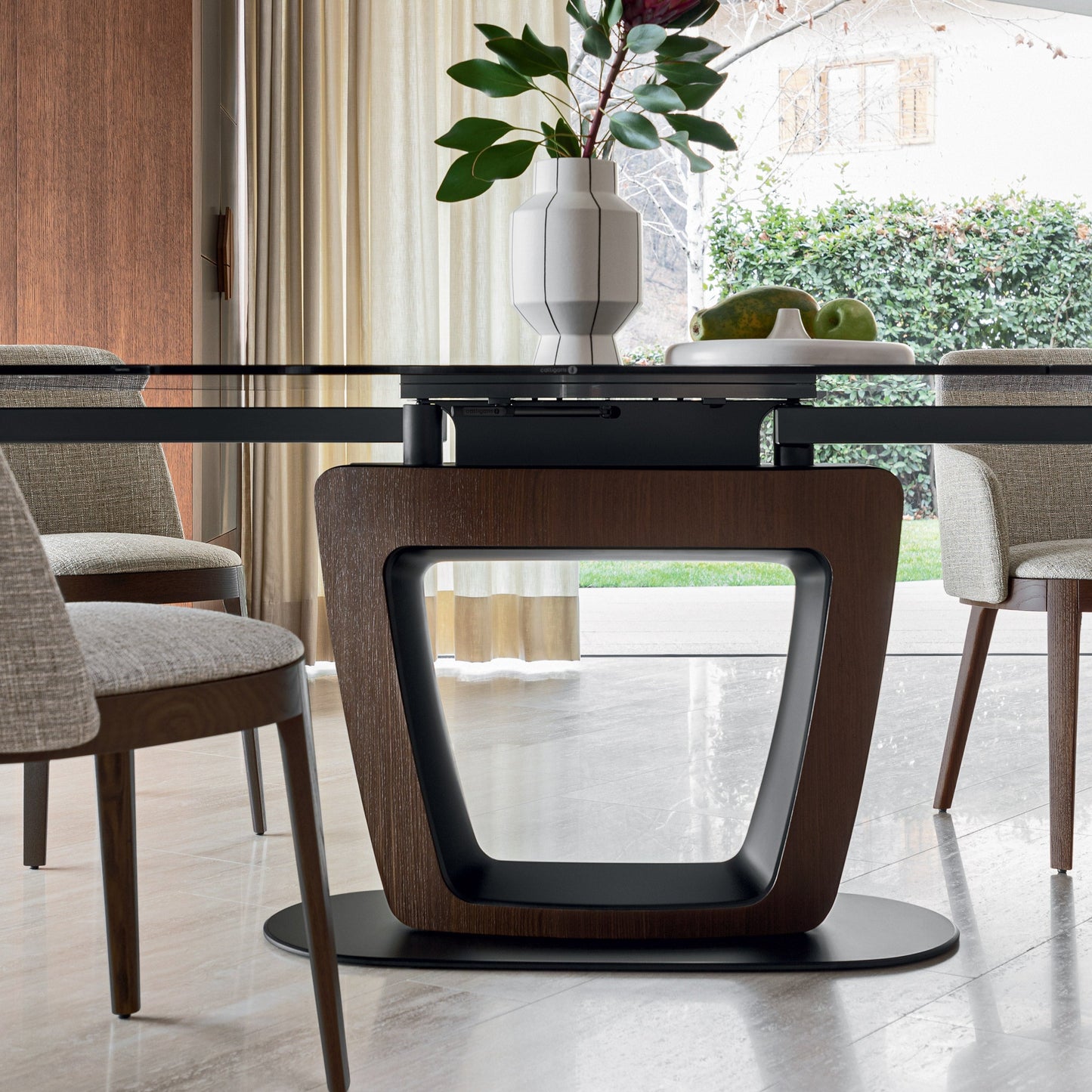 Orbital Extendable Table