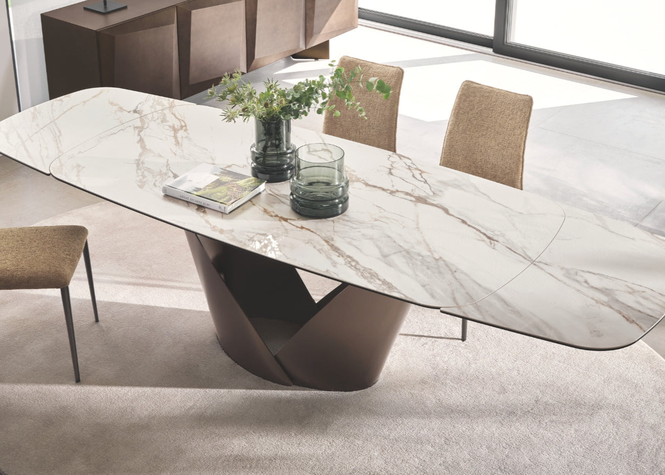 Calla Table